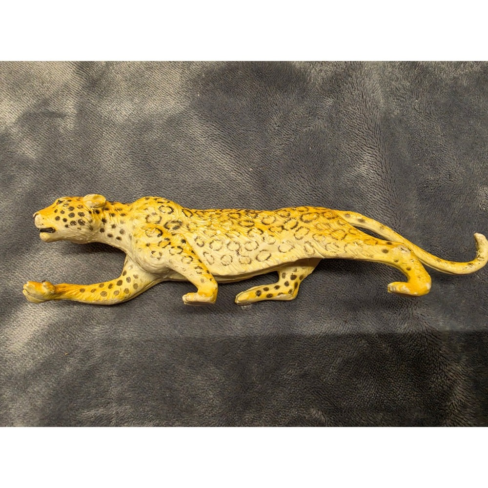 Vintage AAA Leopard Cheetah Figurine Stalking Big Cat Animal Toy Made in China